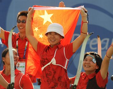Китайская женская команда стала паралимпийским чемпионом по стрельбе из обратнозагнутого лука