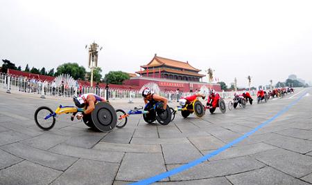 Соревнования марафонцев в рамках Паралимпийских игр Пекина