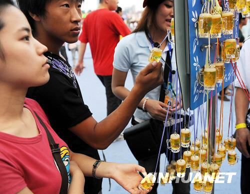 Сувениры с запахом пива на Международном пивном фестивале Циндао
