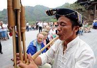 Колорит национальности дун в Гуанси-Чжуанском автономном районе привлекает множество туристов