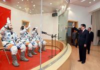 Председатель КНР Ху Цзиньтао прибыл на космодром Цзюцюань для наблюдения за ходом запуска корабля 'Шэньчжоу-7'