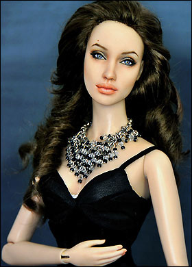 Высокая мода: кукла с роскошными бриллиантами 3