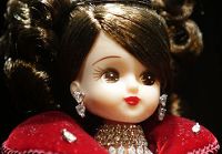 Высокая мода: кукла с роскошными бриллиантами