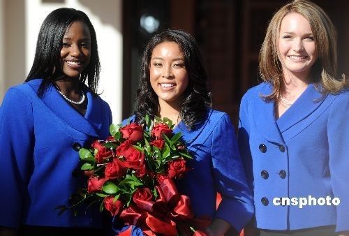 Китайская школьница Ли Цзюньхуэй стала «Королевой роз» в США2