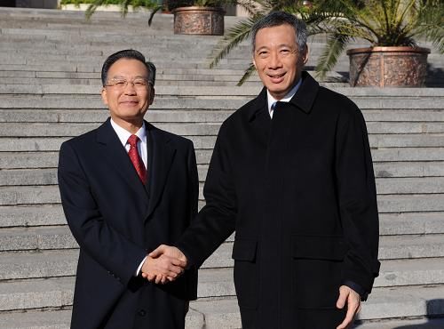 Глава правительства Китая провел переговоры с премьер-министром Сингапура1