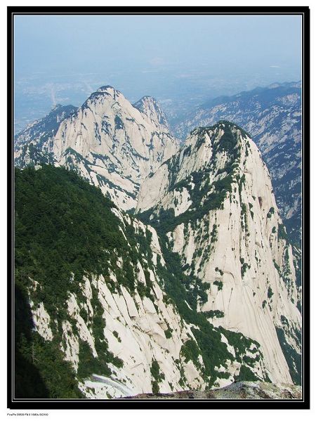 Великолепные пейзажи в горах Хуашань 10