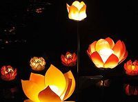 Выставка буддийских ламп