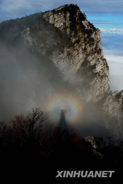 Великолепное море облаков в горах Лушань 