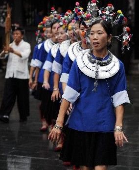 Танец Еу национальности Дун стал туристической достопримечательностью уезда Саньцзян