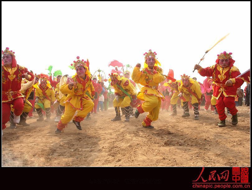 Традиционный национальный танец Янгэ под названием «Хайян»1