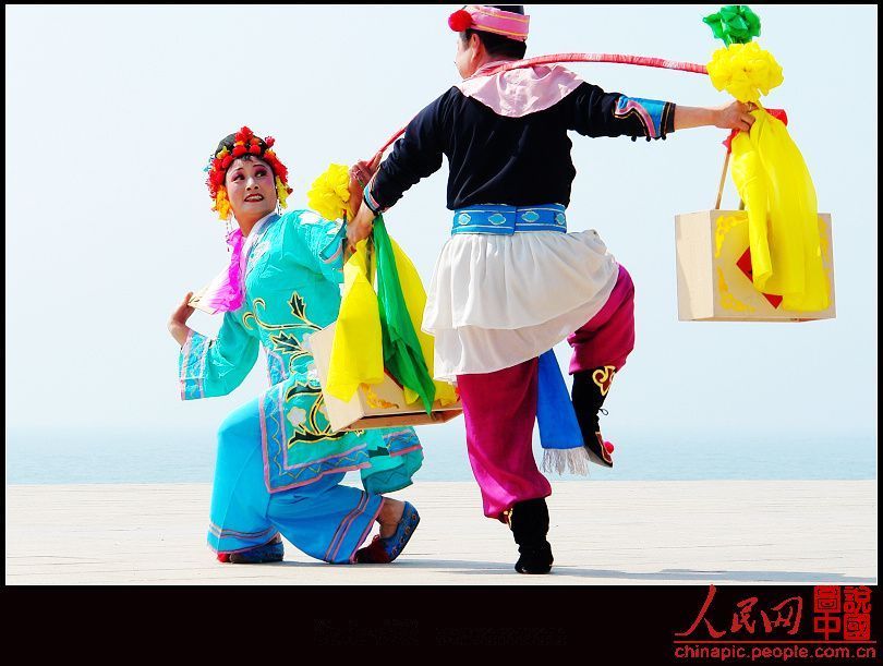 Традиционный национальный танец Янгэ под названием «Хайян»3