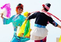 Традиционный национальный танец Янгэ под названием «Хайян»