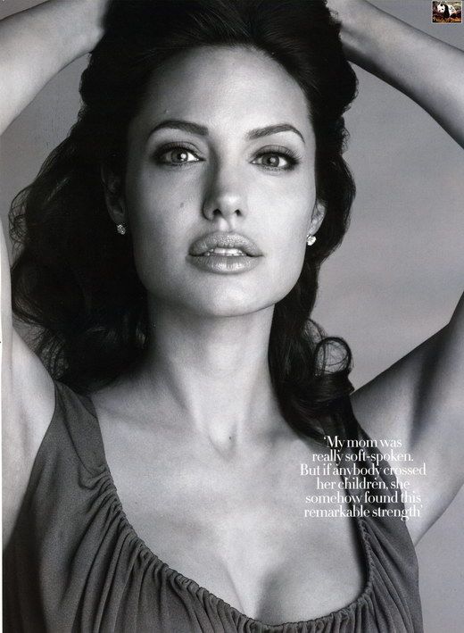 Анджелина Джоли в новых снимках 