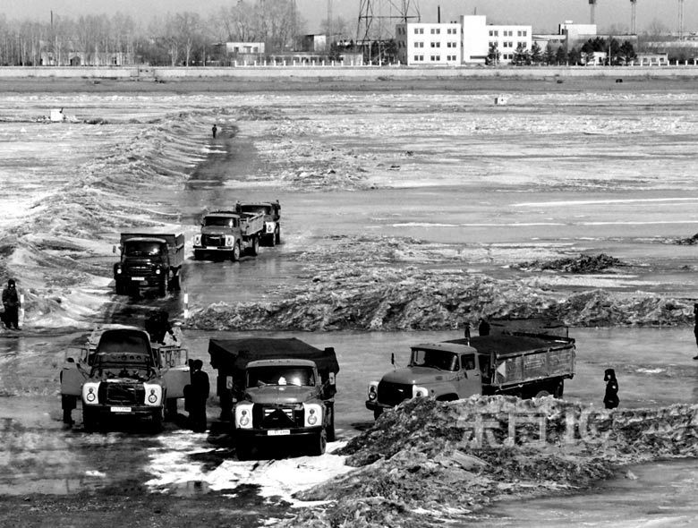 18 февраля 1988 года грузовики с товарами пересекли реку Хэйлунцзян к КПП Хэйхэ. 