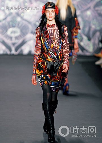 Десять нарядов из коллекции одежды осенне-зимнего сезона 2008 года бренда «Hippie Look» 1