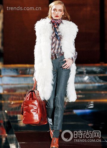 Десять нарядов из коллекции одежды осенне-зимнего сезона 2008 года бренда «Hippie Look» 4
