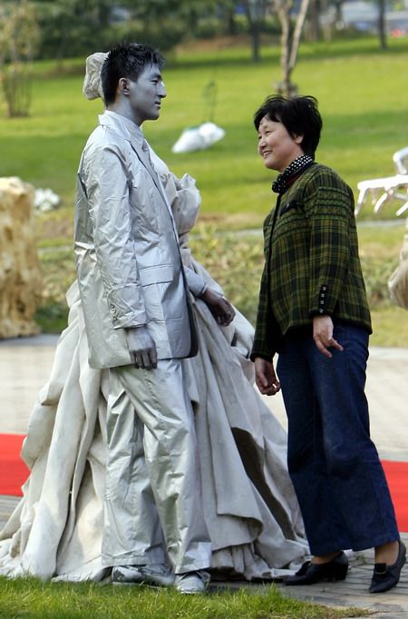 Первая китайская выставка скульптур открылась в Шанхае 