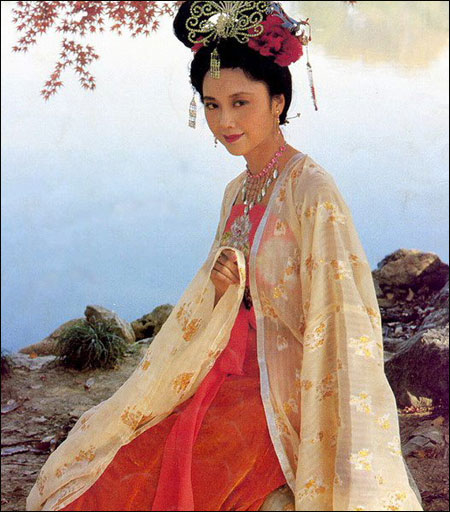 Красавицы в древнекитайских нарядах из китайских телесериалов прошлого века 1