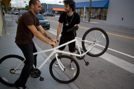 Простой велосипед или велорикша?