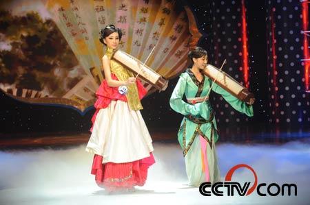 Китайские модели демонстрируют очарование «нематериального культурного наследия» Китая 6