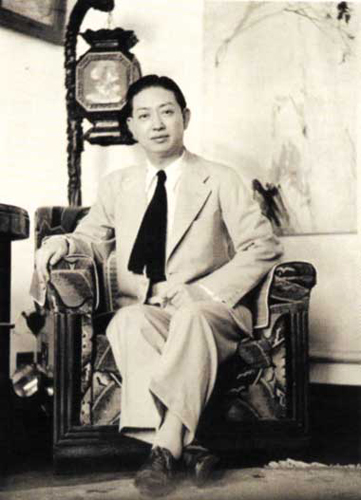 Редкие фотографии неповторимого «короля моды» Мэй Ланьфана