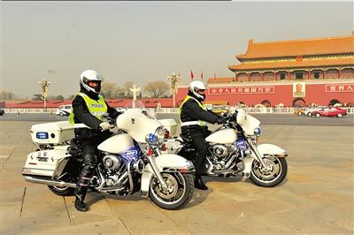 Пекинские полицейские дежурят на новых мотоциклах марки ?Харлей-Дэвидсон? 