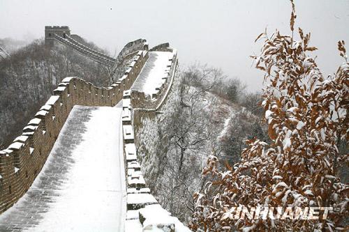 Участок Великой Китайской стены Мутяньюй, покрытый снегом