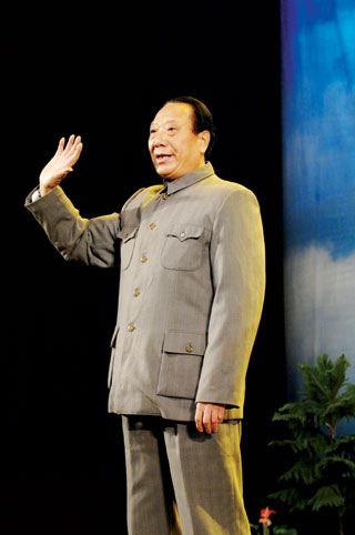 Более десяти «Мао Цзэдунов» собрались в городе Чанша4