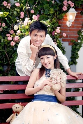 Китайские знаменитости, поженившиеся в 2008 году22