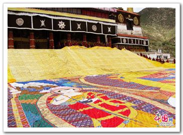 Редко проводимое мероприятие «Демонстрация картин Будды» в храме Чжайбунг