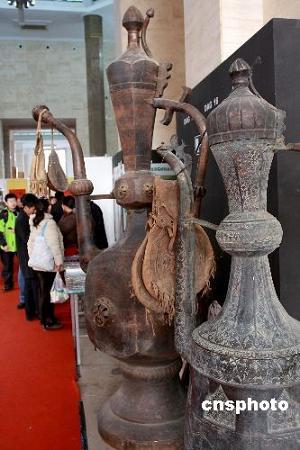 В Пекине прошла выставка коллекций народных произведений Китая