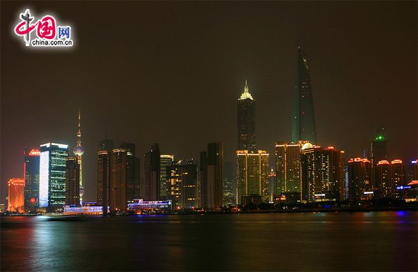 Величественные ночные пейзажи района Пудун Шанхая