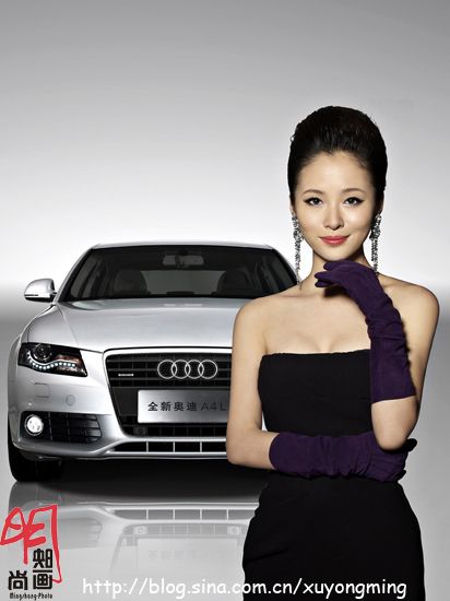Красавица Цзян Иянь и роскошный автомобиль