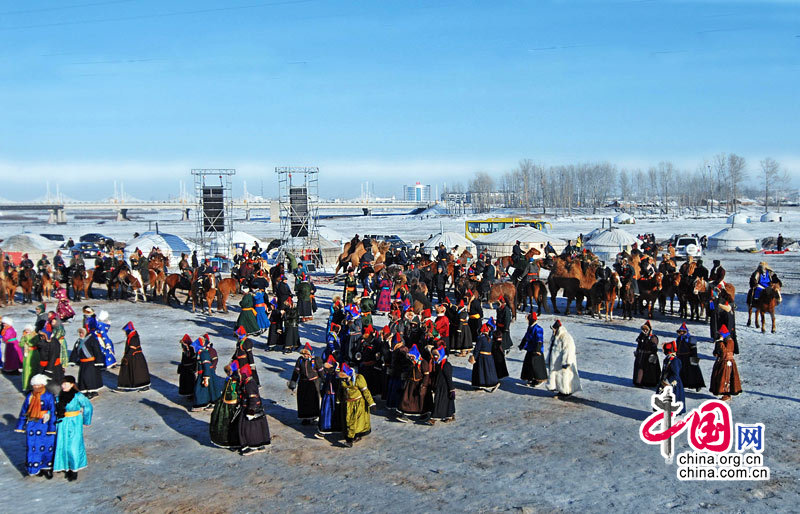 Фотографии с церемонии открытия праздника «Надаам» в городе Хулун-Буир