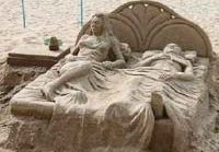 Интересные скульптуры из песка