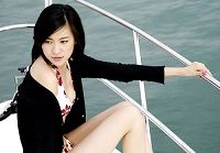 Фотографии известных китайских моделей на яхте