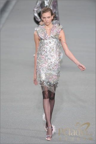 Рекомендуем: 10 вечерних платьев из последней коллекции 2009 года 'Chanel' 2