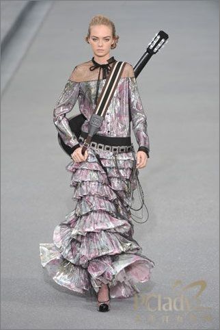 Рекомендуем: 10 вечерних платьев из последней коллекции 2009 года 'Chanel' 4
