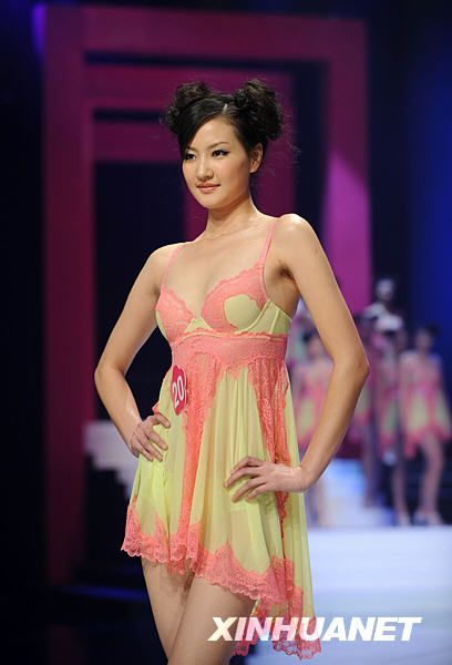 Красивые участницы китайского конкурса моделей нижнего белья