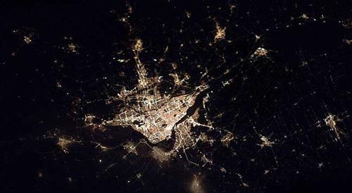 Фотографии ночных городов, сделанные космонавтом с международной космической станции 