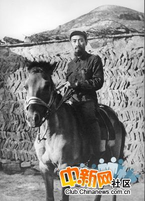 Фотографии в честь первого премьера КНР Чжоу Эньлая 11