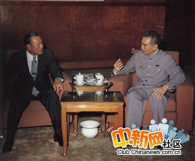 Фотографии в честь первого премьера КНР Чжоу Эньлая 51