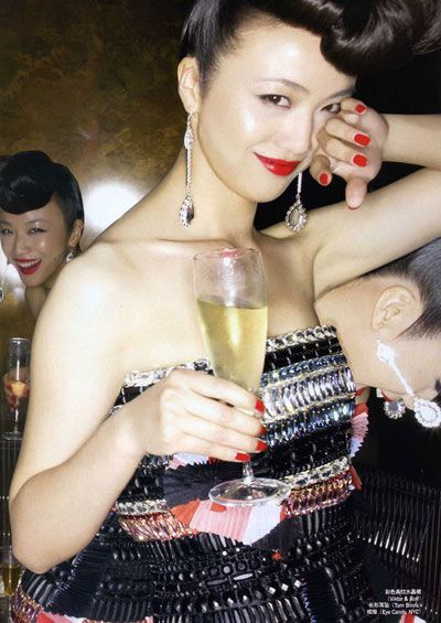 Тан Вэй в новых снимках в журнале «Vogue» 