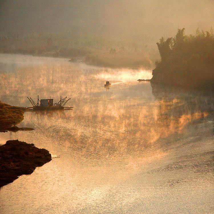 Туман на реке Хотунси