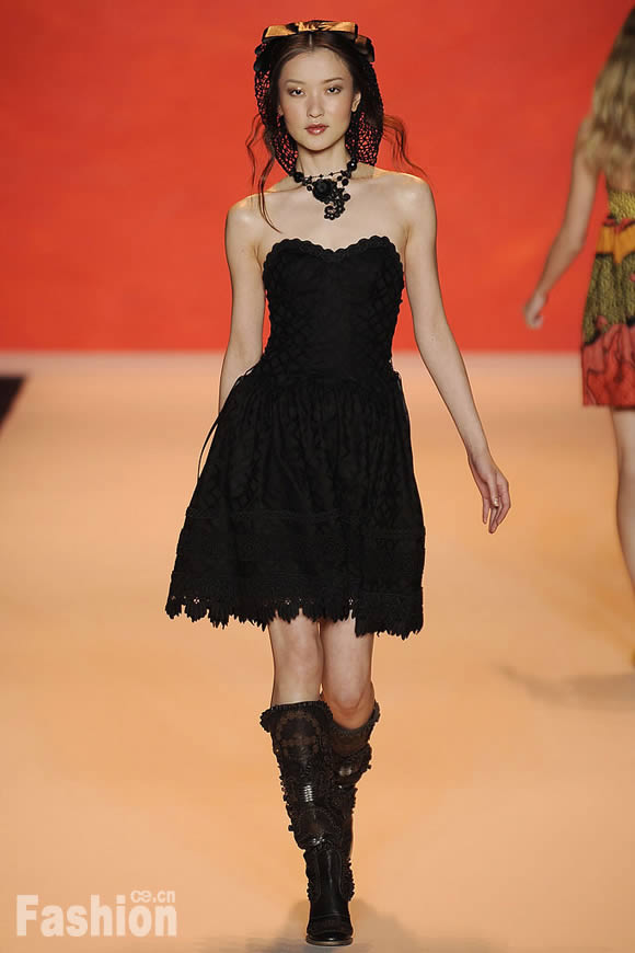 Презентация коллекции женской одежды сезона весна-лето 2009 «Anna Sui» 7
