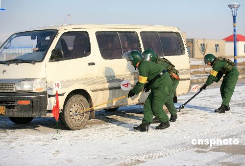 Проведение антитеррористических учений в г. Инин Синьцзяна 