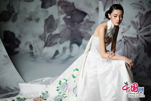 Демонстрация роскошной китайской одежды бренда «NE•TIGER» из коллекции 2009 года 6