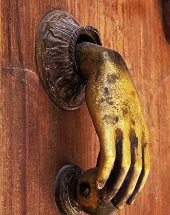 Оригинальные зрелища на улицах разных стран мира7