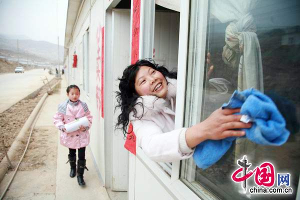 Пострадавшие от землетрясения жители уезда Ханьюань с радостью встречают Праздник Весны 5