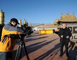 Отечественные и зарубежные журналисты ведут репортажи из дворца Потала в Лхасе